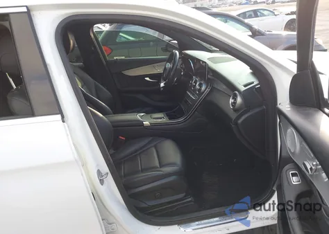 2020 Mercedes-Benz Glc 300 z USA, uszkodzony, nr VIN WDC0G8DB3LF752700